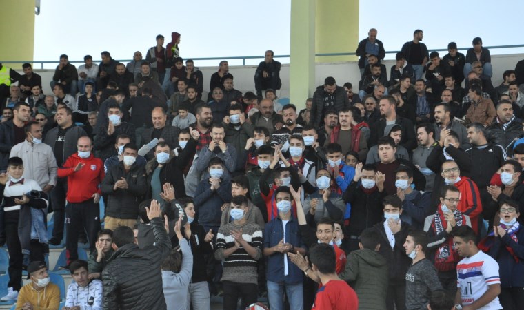 Taraftar grubundan lösemiye maskeli destek 